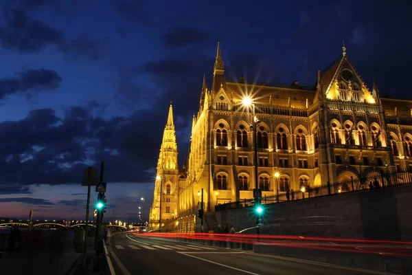 Magyar Parlament Épületének Éjszakai Látképe Budapesten — Stock Fotó