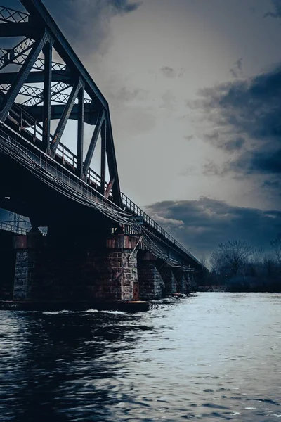 Vertical Shot Bridge River Cloudy Day — Stock Photo, Image