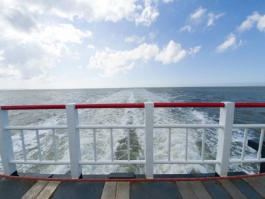 Schiermonnikoog feribotu açık Waddensea 'da.