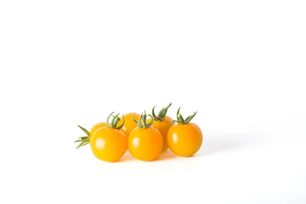 Νωπές Κίτρινες Ντομάτες Απομονωμένες Λευκό Φόντο — Φωτογραφία Αρχείου