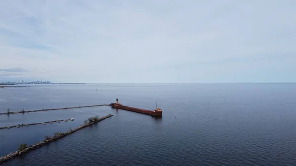 Eine Schöne Luftaufnahme Eines Langen Schiffes Ruhiger See — Stockfoto