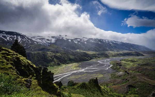 Una Hermosa Vista Río Valle Porsmork Cubierto Nieve Islandia — Foto de Stock