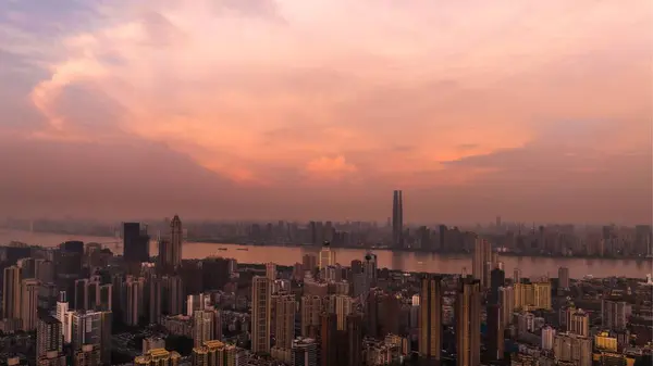 Ein Schöner Rosa Sonnenuntergang Über Der Stadt Wuhan — Stockfoto