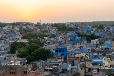 Gün batımında Jodhpur 'un hava manzarası.