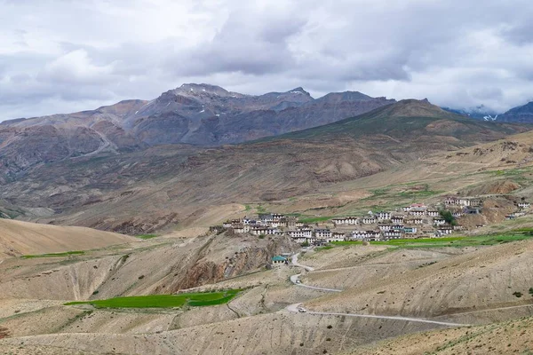 Uma Vista Aérea Aldeia Kibber Vale Spiti Índia Durante Dia — Fotografia de Stock