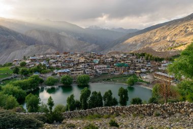 Spiti Vadisi, Hindistan 'daki Nako köyünün hava görüntüsü.