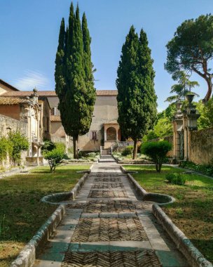 Saint Lawrence Charterhouse Manastırı 'ndaki Baş Rahip Bahçesi, Padula, Campania, İtalya