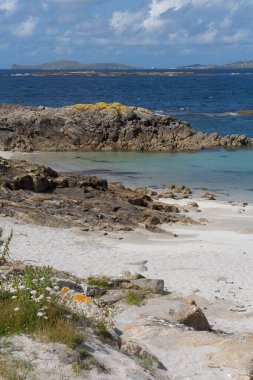 İrlanda 'nın vahşi kıyılarının dikey çekimi