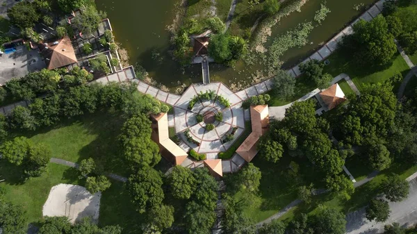 Aerial View Lush Green Botanical Garden Stone Walkways — Stock Photo, Image