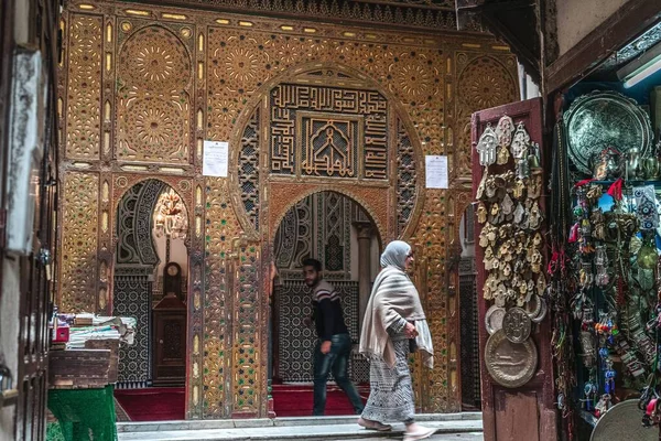 People Walking Nearby Zaouia Moulay Driss Old Medina Fes — Stock Photo, Image