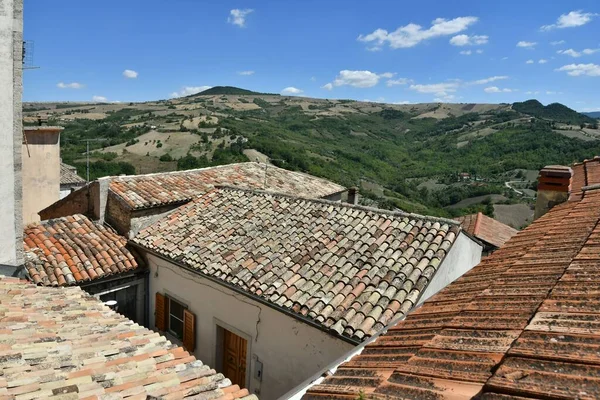 Dachy Starych Domów Zungoli Jednej Najpiękniejszych Wiosek Włoszech — Zdjęcie stockowe