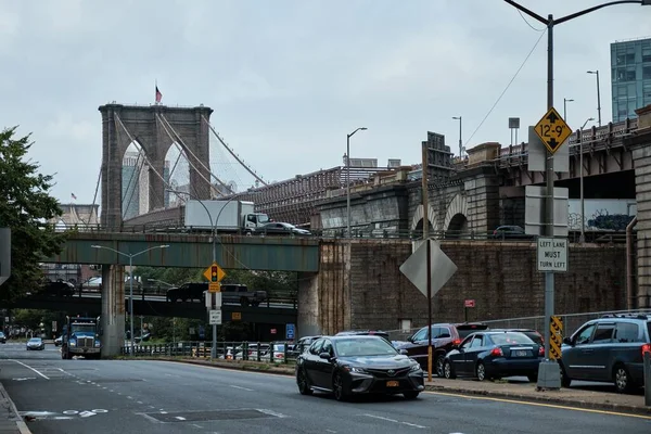 Γέφυρα Του Μπρούκλιν Στο Ney York City Ένα Δρόμο Και — Φωτογραφία Αρχείου