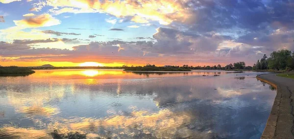 Photo Walking Track Lake Wendouree — Stock Photo, Image