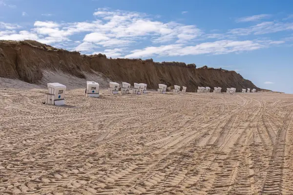 Una Orilla Del Mar Cerca Del Acantilado Con Cielo Azul — Foto de Stock