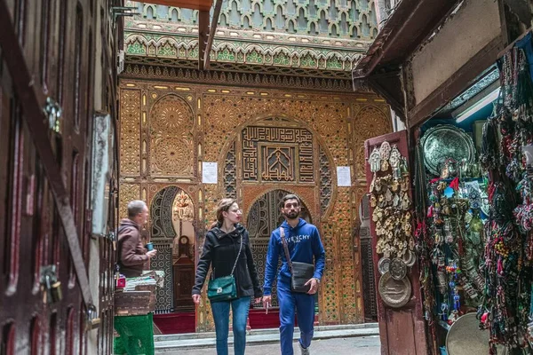 Spaziergänger Der Nähe Von Zaouia Moulay Driss Der Alten Medina — Stockfoto