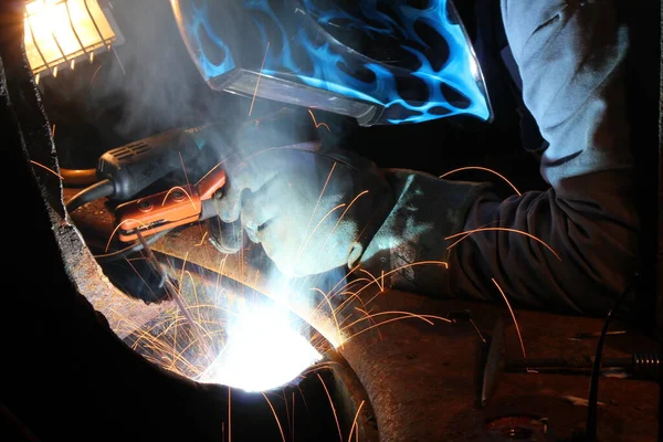 Welding Repair Sparks Flying — Stock Photo, Image