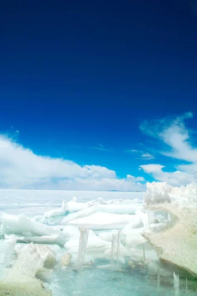 Vertical Shot Ice Shoves Coast Sunny Day — Stock Photo, Image