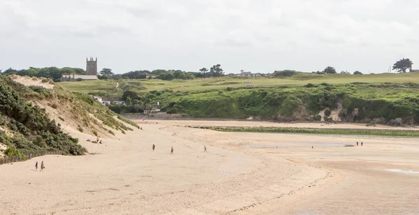 Cornwall Ngiltere Nin Kumlu Sahillerinde Manzaralı Yeşil Bir Manzara — Stok fotoğraf