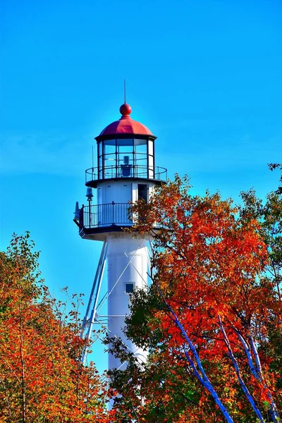 Tiro Vertical Whitefish Point Lighthouse Contra Céu Azul Michigan Eua — Fotografia de Stock