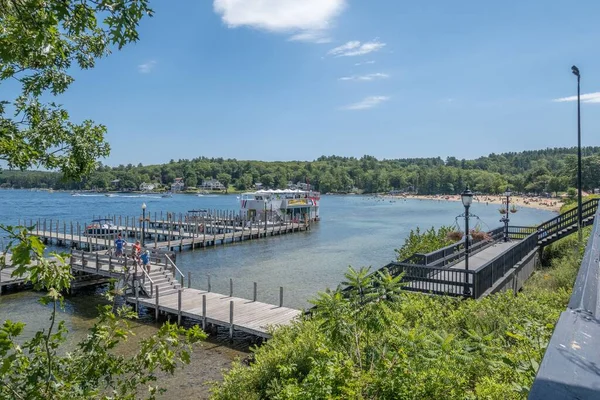 Widok Powietrza Plażę Otoczoną Wodą Rosnące Drzewa Mostem New Hampshire — Zdjęcie stockowe