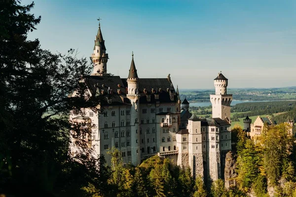 Die Außengestaltung Von Schloss Neuschwanstein Von Einem Hohen Punkt Hinter — Stockfoto