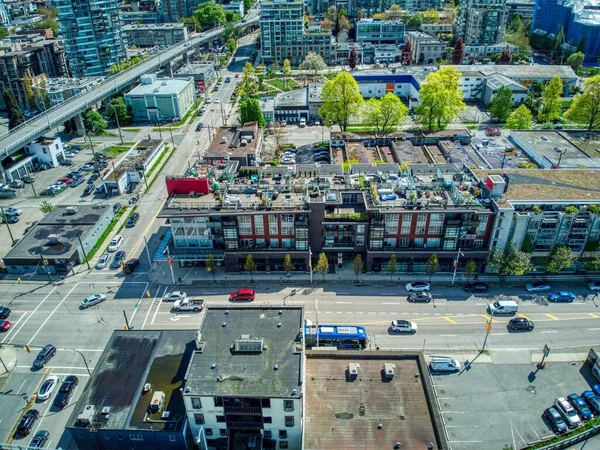 Vzdušný Pohled Město Vancouver Obklopen Budovami Stromy — Stock fotografie