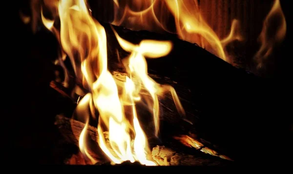 Closeup Flaming Campfire Dark Room — Stock Photo, Image