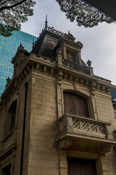 ポウリスタ アベニューのフランス様式の建物のファサード — ストック写真