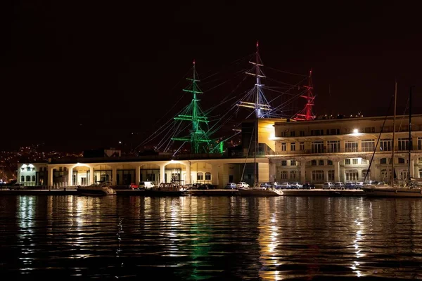 Een Schilderachtig Uitzicht Amerigo Vespucci Schip Triëst Italië Nachts Verlicht — Stockfoto