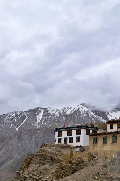 Tiro Vertical Aldeia Kibber Vale Spiti Índia Com Montanhas Fundo — Fotografia de Stock