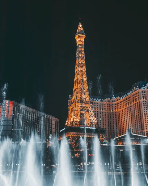 Vue Angle Bas Tour Eiffel Dans Strip Las Vegas Nuit — Photo