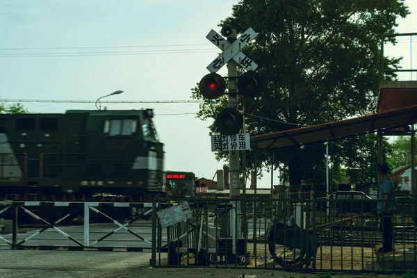 Primer Plano Señal Tráfico Del Tren Rojo Chino Una Estación — Foto de Stock