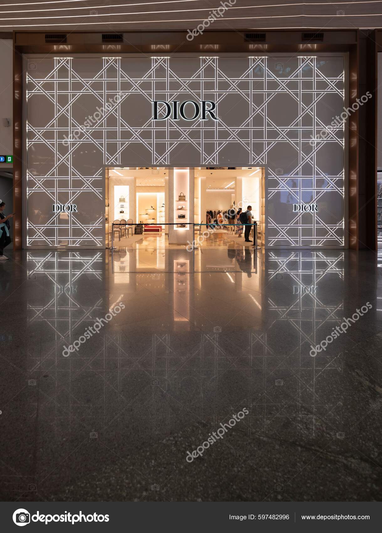 Shot Modern Istanbul Airport Gorgeous Architecture Great Shopping  Opportunities – Stock Editorial Photo © wirestock_creators #597482996