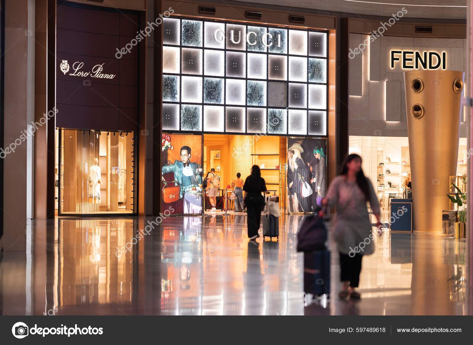 Shot Modern Istanbul Airport Gorgeous Architecture Great Shopping  Opportunities – Stock Editorial Photo © wirestock_creators #597482996