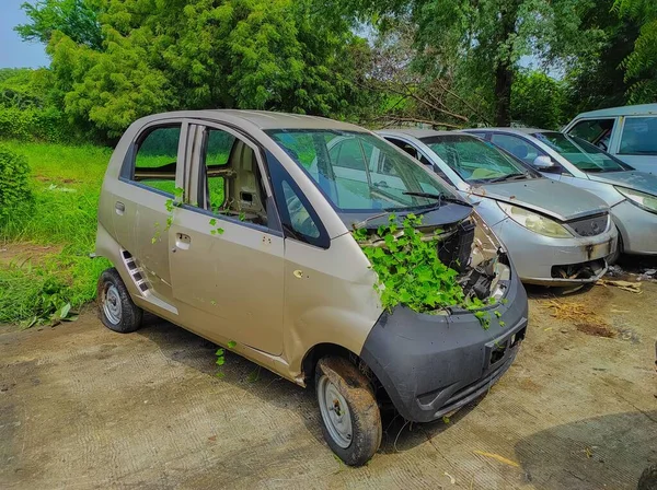 Tata Nano Złom Samochód Gujarat Indie — Zdjęcie stockowe