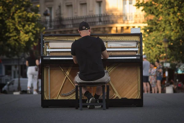 Pianist Die Piano Speelt Straat — Stockfoto