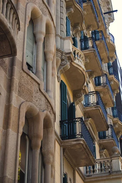 Foto Vertical Una Vista Lateral Una Fachada Típica Auténtica Edificio — Foto de Stock