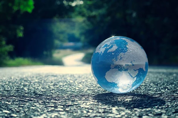 Прозора Скляна Куля Землі — стокове фото