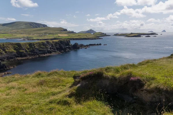 Eine Luftaufnahme Eines Schönen Sees Der Nähe Der Berge Irland — Stockfoto