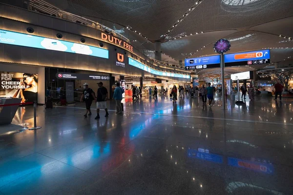 Внутренний Снимок Современного Аэропорта Стамбула Великолепной Архитектурой Отличными Возможностями Шопинга — стоковое фото