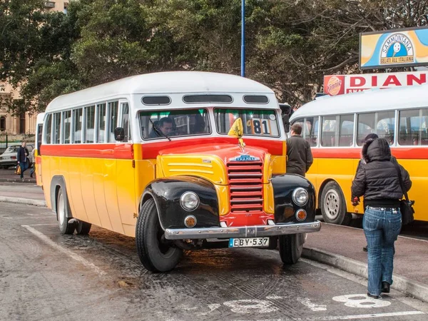 Ein Alter Maltesischer Bus Busbahnhof Von Valletta — Stockfoto