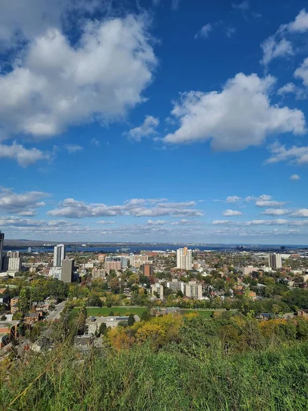 Vertical Shot Beautiful Hamilton City Ontario Cananda Bright Cloudy Day — Stock Photo, Image