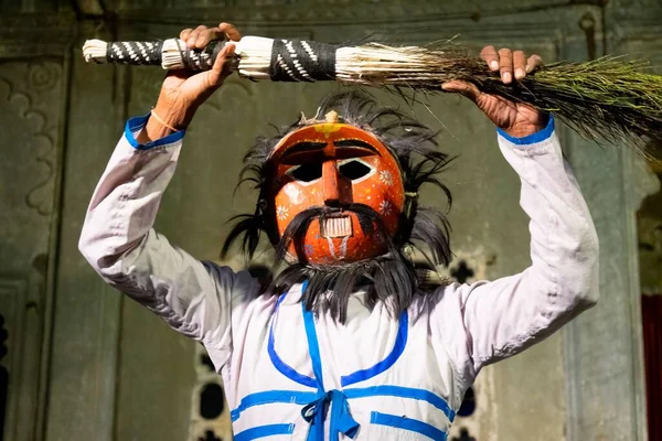 Ein Indischer Mann Mit Maske Bei Einem Auftritt Während Der — Stockfoto