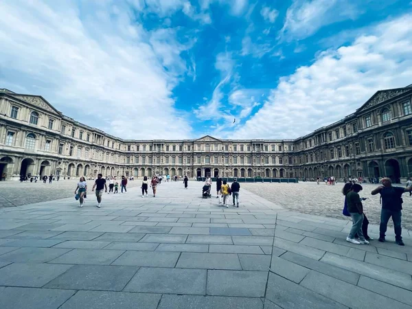 Fransa Nın Paris Kentindeki Louvre Müzesi Meydanı — Stok fotoğraf
