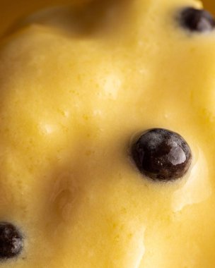 Farklı malzemelerle vejetaryen dondurması.