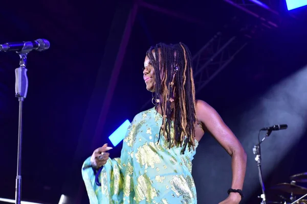 Nile Rodgers Και Chic Εμφανίζονται Στο Bristol Harbour Festival Αμφιθέατρο — Φωτογραφία Αρχείου