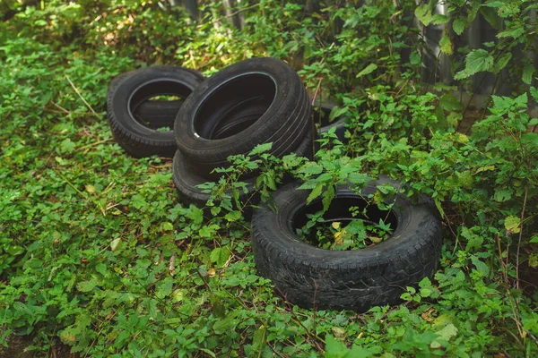 Illegal Dumping Tyres Countryside Concept Environmental Pollution — Stock Photo, Image