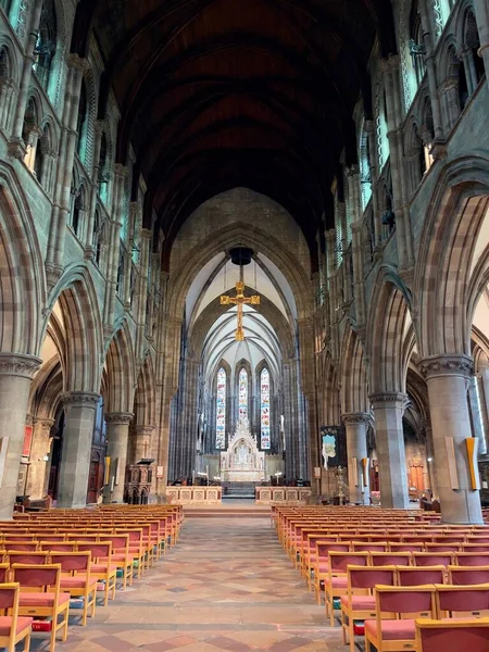 Een Verticaal Shot Van Het Interieur Uitzicht Van Mary Cathedral — Stockfoto
