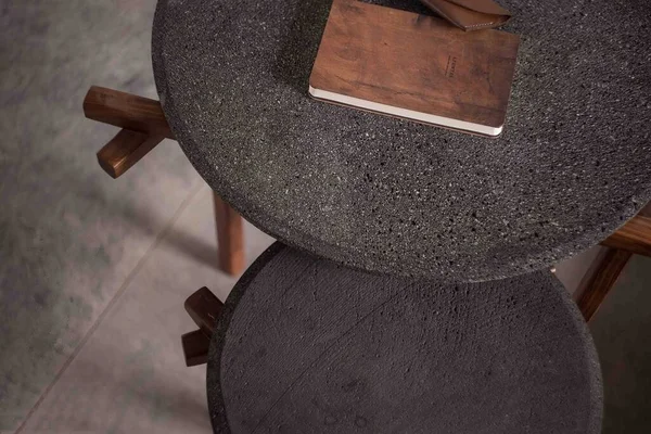 Top Shot Black Granite Table Wooden Foot Granite Chair Wooden — Stock Photo, Image