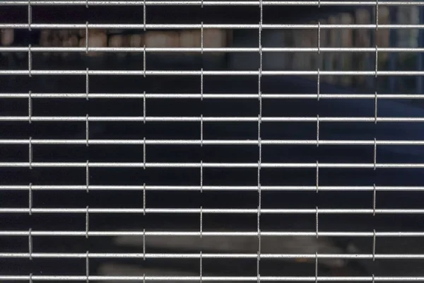 Закриті Складні Ворота Металевої Огорожі Відображенням Парковці Гаража — стокове фото